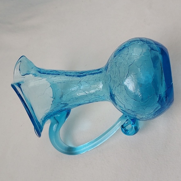 Turquoise blue 💙 crackle glass mini pitcher flower bud vase - Picture 16 of 16
